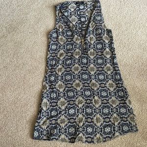 Sleeveless dress